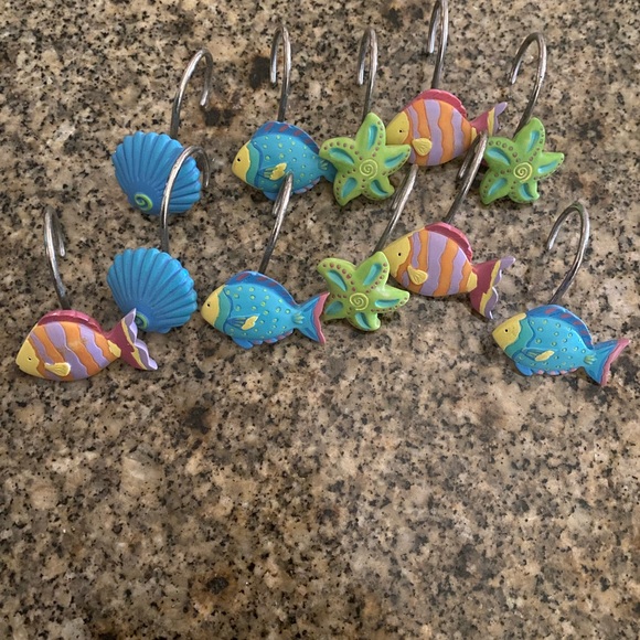 VTG 11 Nautical Hand Painted Fish & Shell Tropical Resin Shower Curtain Hooks - Picture 3 of 14